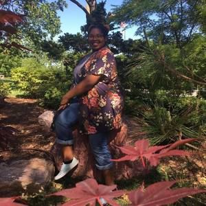 Meet your Posher, Evette